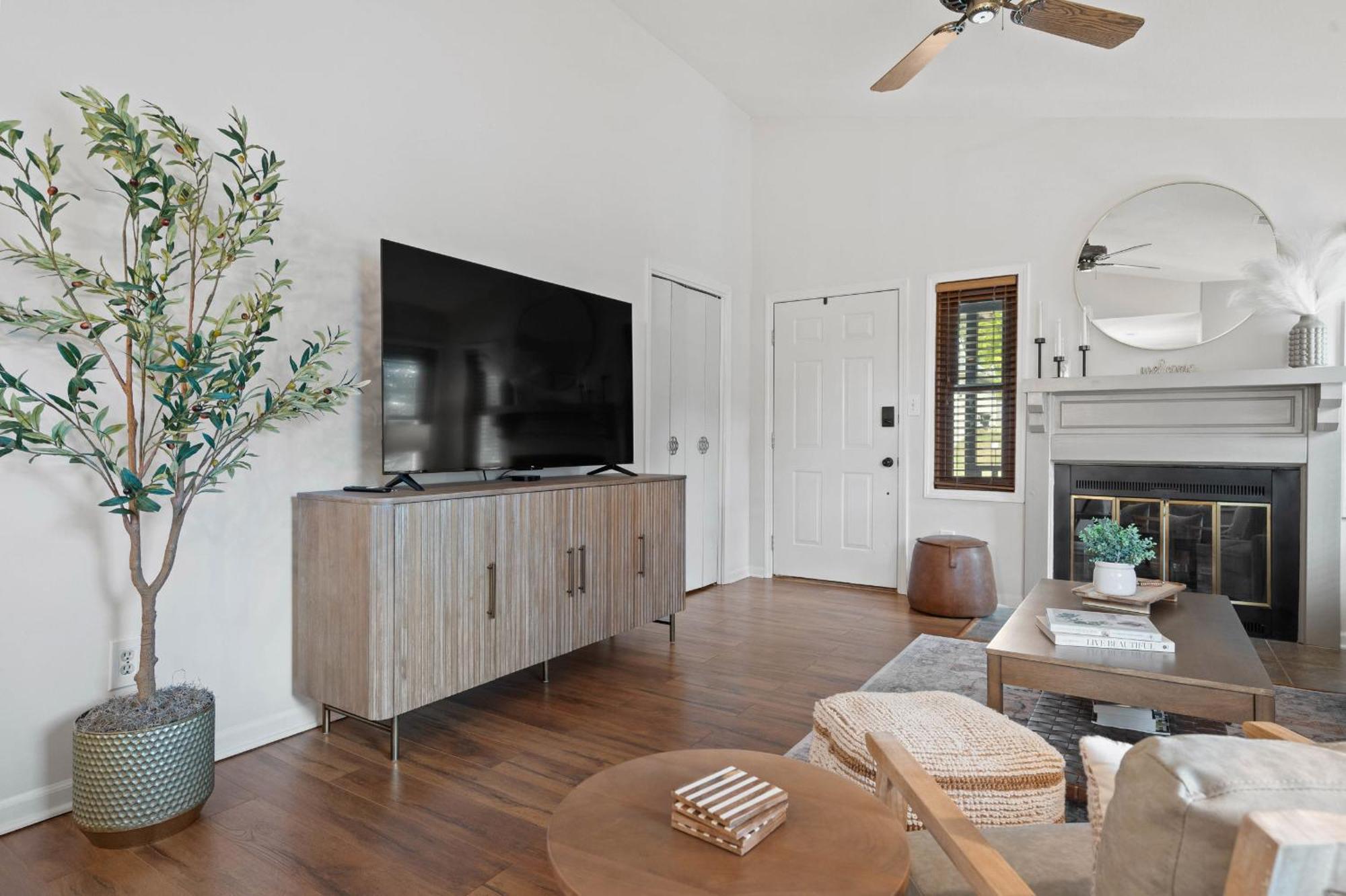 1 5 Miles To Mizzou ~ Spacious & Updated Home~ Columbia Exteriör bild